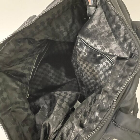 Karl Lagerfeld Paris Womens Voyage Tote Bag with Charms - Picture 13 of 16